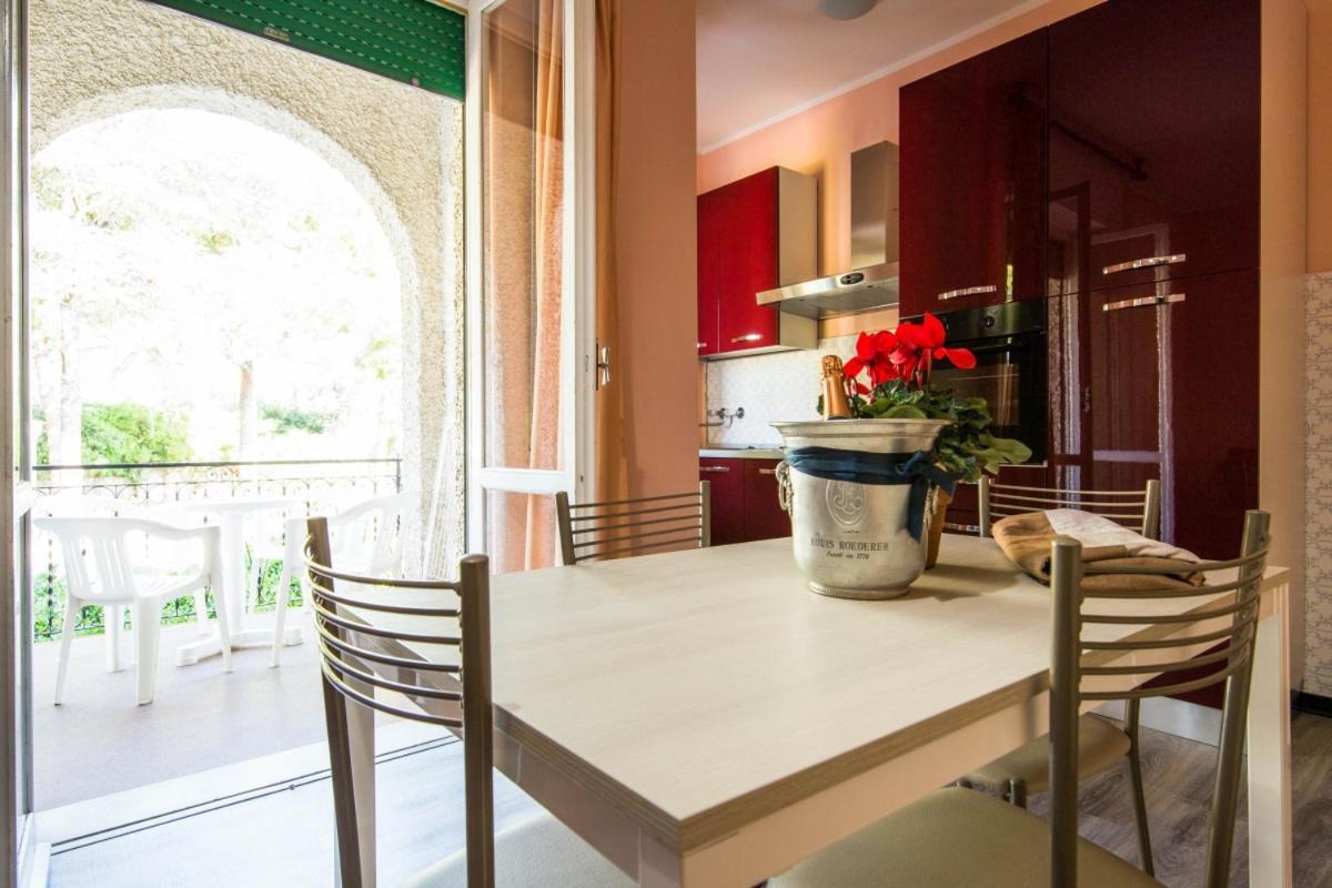Residence Riviera Mare Pietra Ligure Ngoại thất bức ảnh